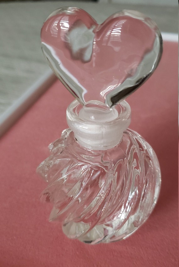 Crystal Perfume Bottle with Heart Stopper / Heart… - image 7