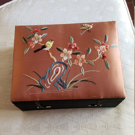 Embroidered Silk Jewelry Box with Bird and Butter… - image 10