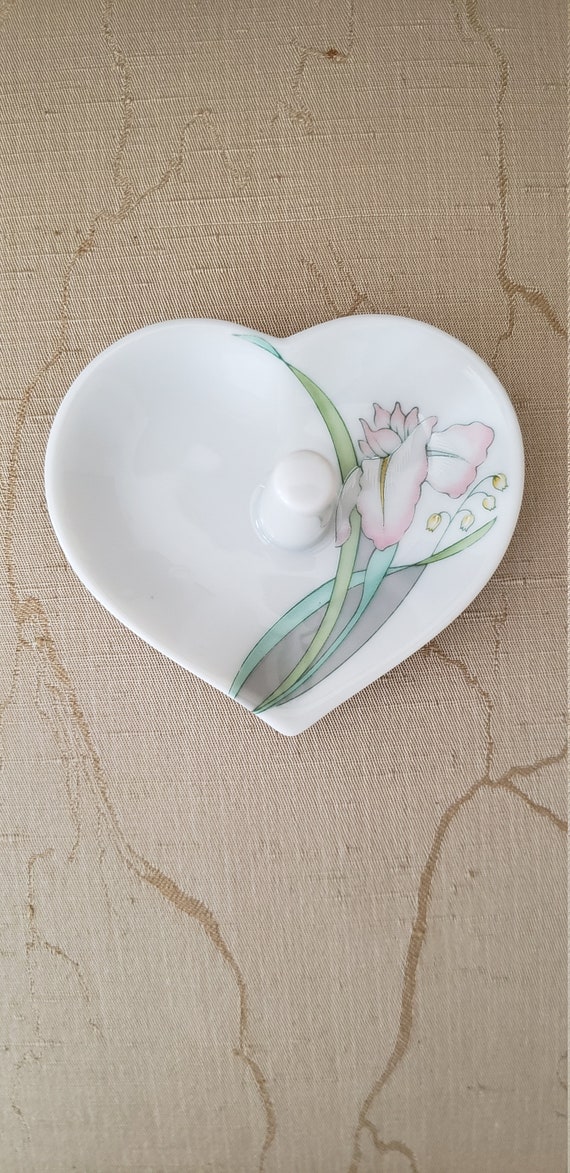 Heart Ring  Holder with Japanese Iris / Porcelain 
