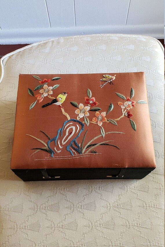 Embroidered Silk Jewelry Box with Bird and Butter… - image 1