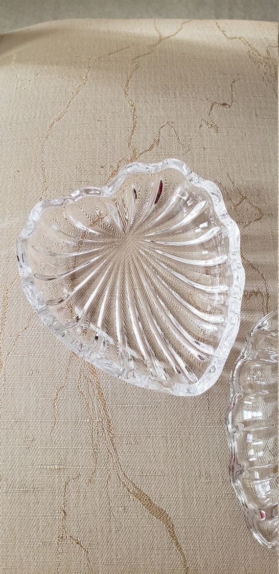 Puffed Crystal Heart Box with Lid / Crystal Vanit… - image 5