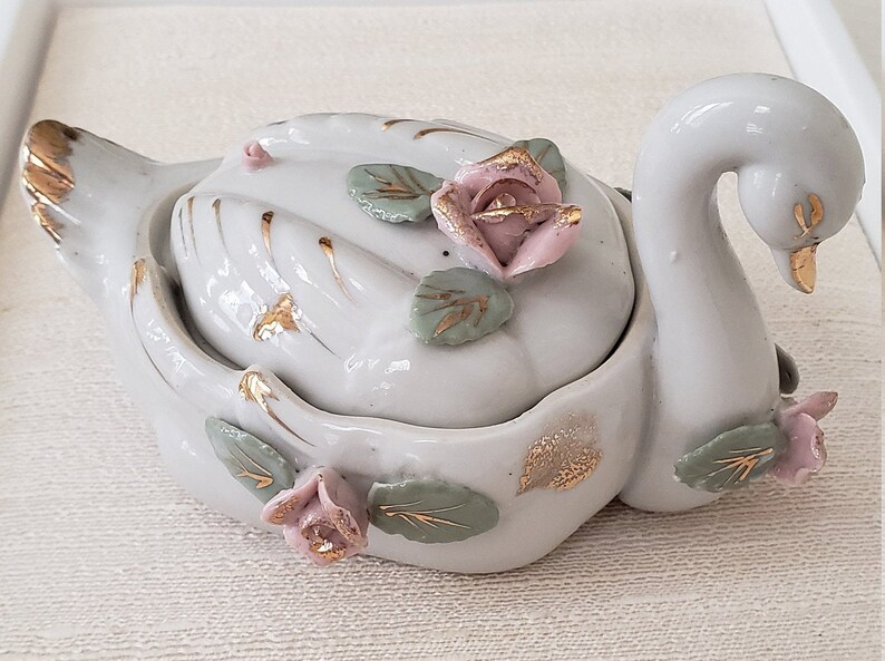 swan toy box