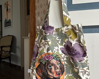 Bolsa de algodón con perro salchicha en corona floral – Regalo artesanal para amantes de los perros