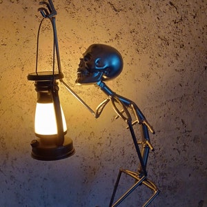 Squelette, lampe solaire, solaire, lampadaire, squelette en métal avec lampe LED, lampe squelette, hauteur 70 cm, nain, lampe de jardin