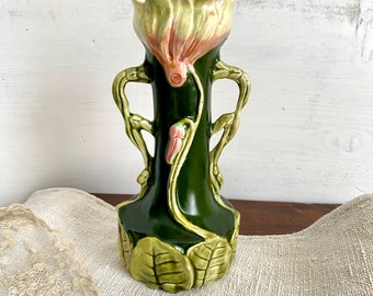 Vase à fleurs Art nouveau en majolique barbotine et faïence antique. Restauré.