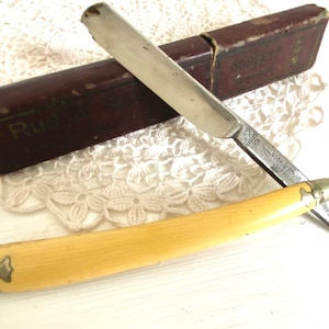 Antique straight razor Solingen KAMA 99 vintage bakelite handle in original box