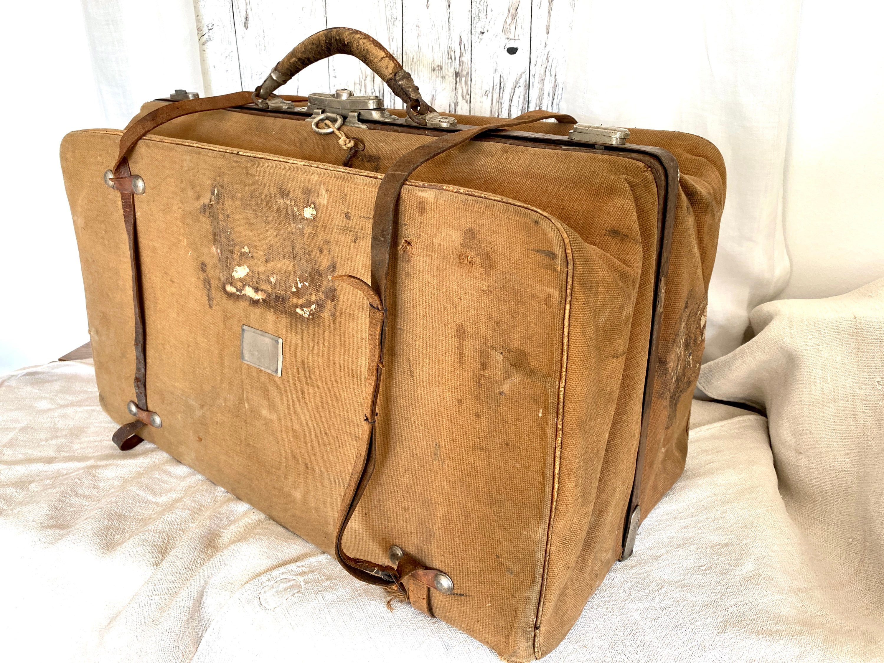 Mid 1800s traveling bag / valise. Hand finished buttonholes and trim. Brown  linen, cotton canvas trim.