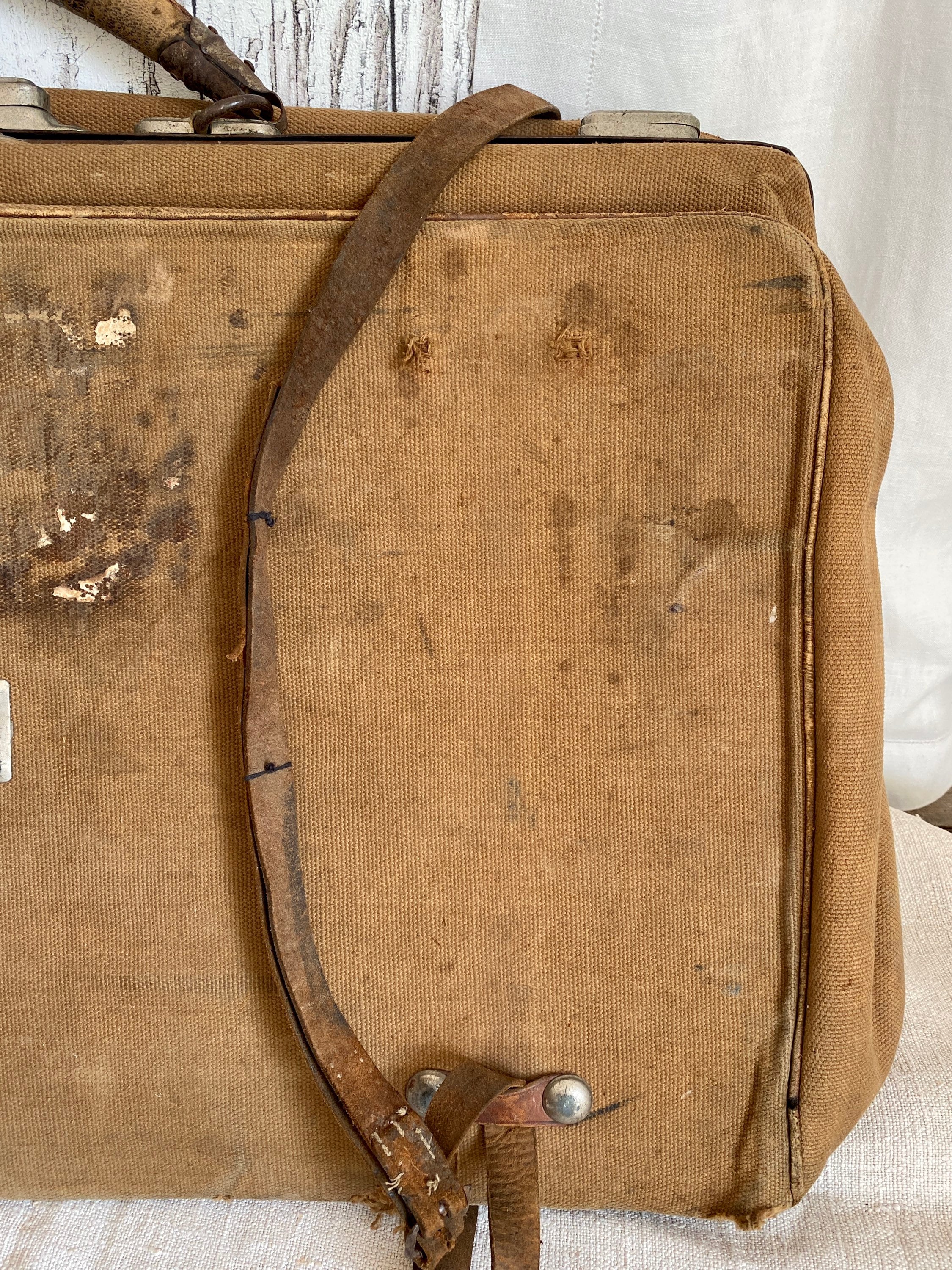 Vintage Gladstone Bag - Travers Antiques