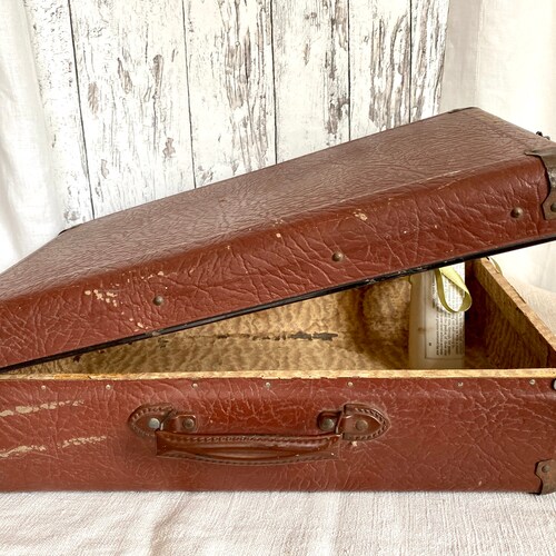 Antique good oldtimer suitcase with unusual side opening 1930s