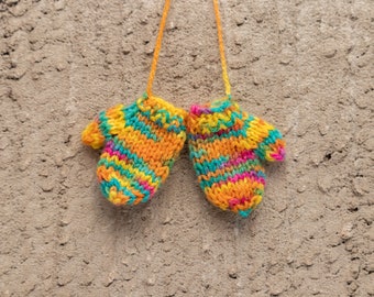 Mini Mittens 2 inches 5 cm Decorations Keyring Decor Souvenir Gift Toy Mottens Hand Knitted