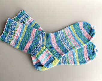 Chaussettes fines colorées en laine tricotées à la main pour adultes