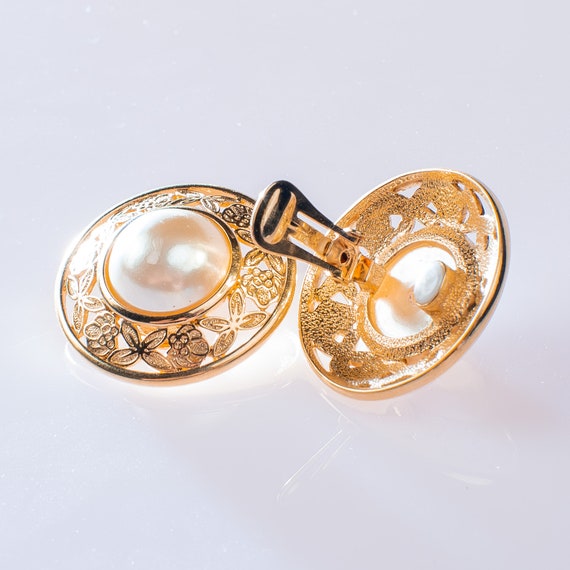 Pierre Lange ear clips pearl look and floral desi… - image 1