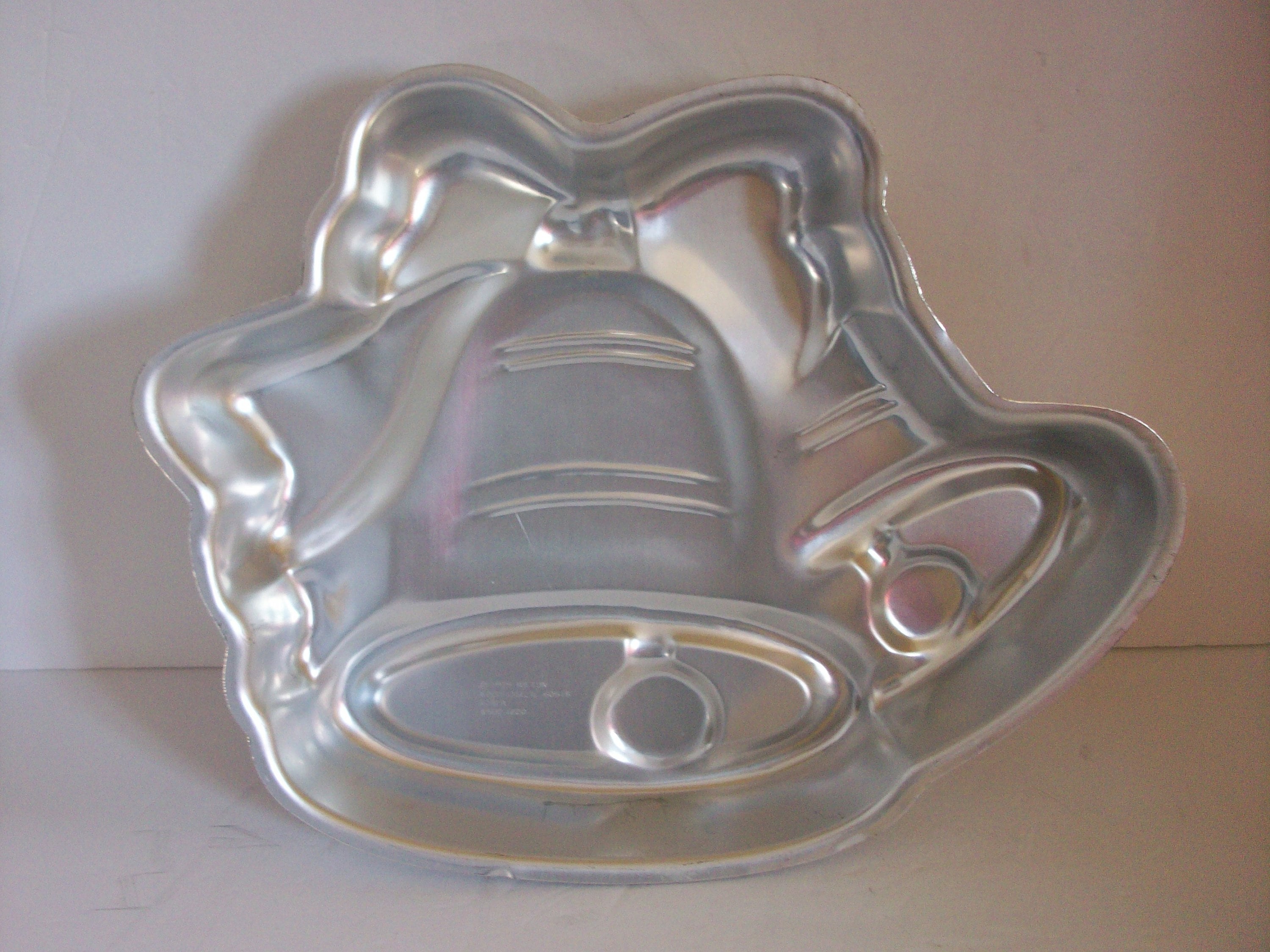 Wilton Bells and Bow Shaped Cake Pan, Vintage Wilton 502-1220