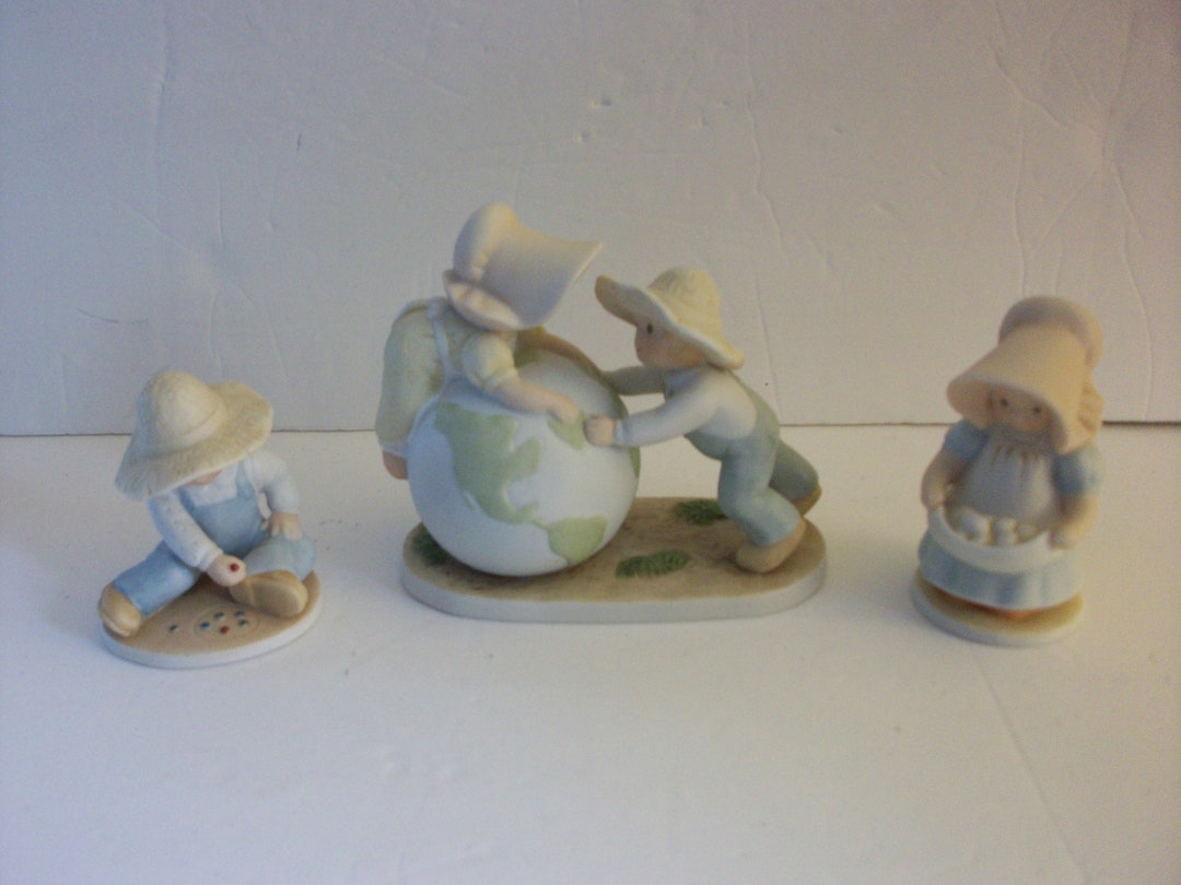 Masterpiece Circle of Friends Figurines Set of 3, Vintage Home