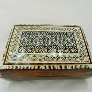 エジプトの手彫りマザーオブパールジュエリー木製ボンバボックス 5.75&quot;X 3.75&quot; # 436