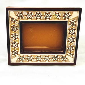 Moldura egípcia artesanal em madeira com incrustações de madrepérola (Paua), 9,5 cm x 8,2 cm (3,75" x 3,25") nº 633. (Tamanho da foto: 6,3 cm x 5 cm (2,5" x 2")) nº 247 e nº 249
