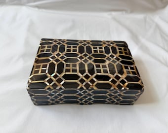 Egyptische sieradendoos met ingelegde parelmoerschelp, handgemaakt van beukenhout, zwart, 6,5" x 4,25" # 552