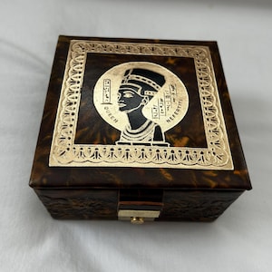 Egyptian Camel Leather Jewelry Box Queen Nefertiti 5&quot;X 5&quot; # 312 With Key