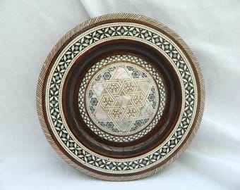 Egyptisch beukenhout ingelegde wandplaat rond hangend parelmoer schelp 7,75" # 205