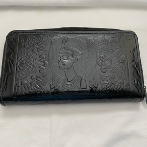 Camello Egipcio Cuero Mujer Cartera Marrón Monedero Cluth Nefertiti Negro / Faraón Marrón Dos diseños disponibles Oro Relieve 7.25" # 330