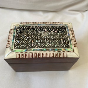Caja de madera para naipes hecha a mano con incrustaciones de nácar egipcio y concha de paua, 4,5" x 3", n.º 775