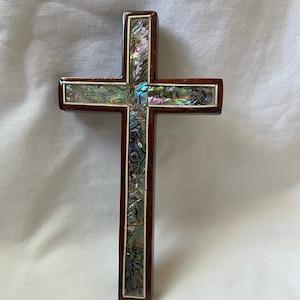 Cruz de madera egipcia pequeña, hecha a mano, con incrustaciones de concha, única, de 18 cm, n.° 220 (muy singular)