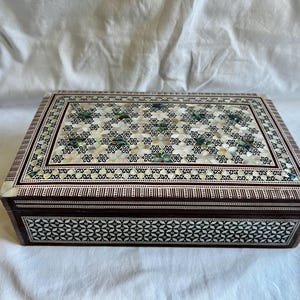 Egyptian Mother of Pearl Paua Shell Handmade Beech Wood Inlaid Jewelry Box Flower / Star Design 10.25&quot; X 6&quot; # 114