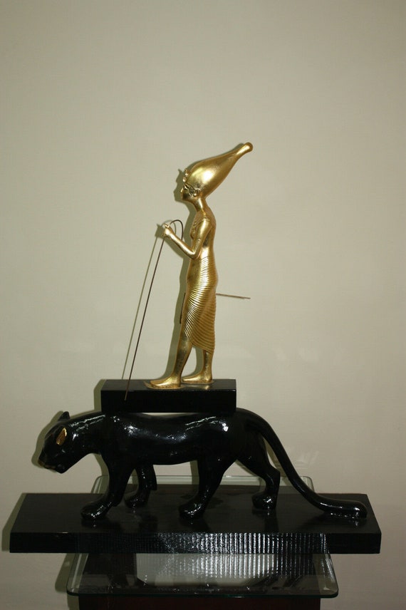 エジプトのレプリカ ツタンカーメン王 ヒョウに乗る 特大樹脂像