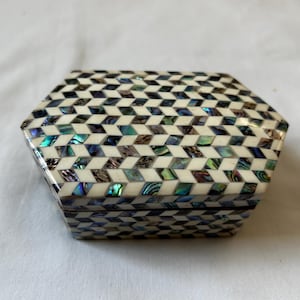 Egyptian Beech Wood Mother of Pearl Paua Inlaid hexagonal Jewelry box 4.5&quot; Brown Checkered #1348 & Brick Pearl #1350 / White Checkered #1013