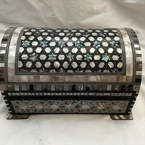 Egyptian Hand Inlaid Treasure Mother of Pearl Abalone Paua Shell Black Jewelry Box 10&quot; #557 Piece of Art.