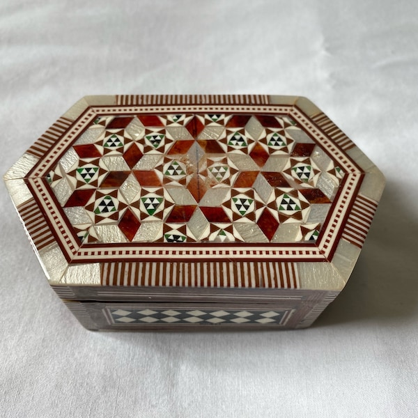 Egyptian Inlaid Wood Handmade Mother of Pearl Jewelry Ring Box 4.5"X 2.75" # 1488