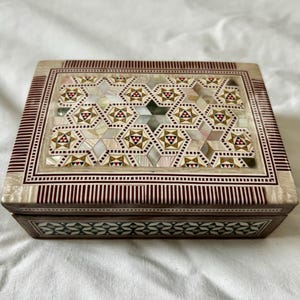 Ägyptische eingelegte Perlmuttperlen aus Holz, handgefertigte Schmuckschatulle 13 cm # 429