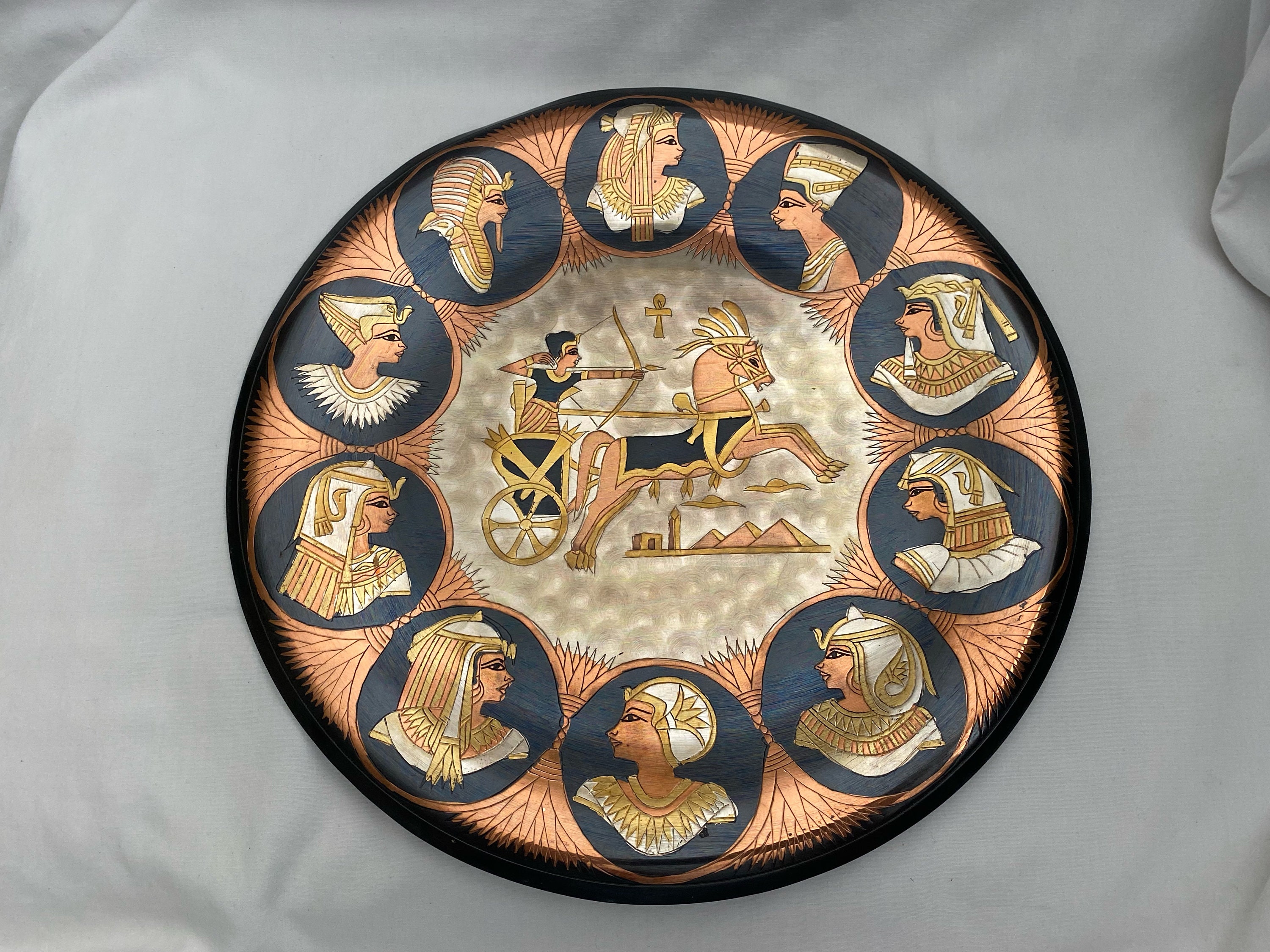 ラムセス2世 戦いの皿 エジプト製　エル・シャミ真鍮銅エッチングプレート飾り皿 Ramses ii - Etsy 日本 ラムセス2世 戦いの皿 エジプト製 エル・シャミ