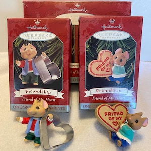 1996 Hallmark Keepsake Friend of my Heart 2 Piece Mouse Christmas Tree Ornament Set QX6723
