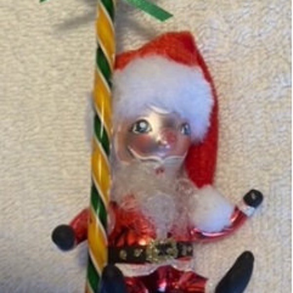 NIEUW Italiaans geblazen glas "Slip Sliding 'Santa" op Candy Cane Christmas Ornament