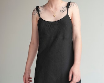 Robe nuisette en lin noir, chemise de nuit courte en lin, robe d'été en lin pour femme, sous-robe en lin, robe en lin sans manches, robe à bretelles en lin, vêtements de nuit en lin