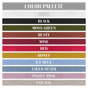 Op de afbeelding: Kleurenpalet met 11 stofstalen in verschillende kleuren, waaronder wit, zwart, mosgroen, roest, wijn, rood, honing, ijsblauw, vervaagd denim, pastelroze en naturel.