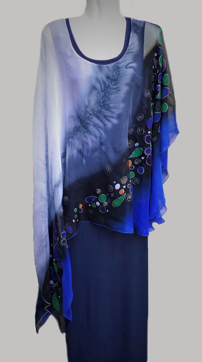 Democracy one Dinkarville Tunica de matase albastra Cape Poncho Cadou de Craciun pictat manual la - Etsy Democracy one Dinkarville Tunica de matase albastra Cape Poncho Cadou de Craciun pictat manual la - Etsy