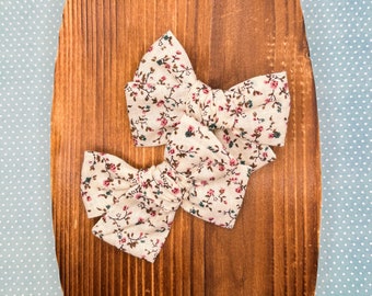 Vintage Floral Hair Bow, Repurposed Fabric, Baby Toddler Girl