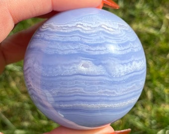 ドゥルージーブルーレースアゲートスフィア：69 mmのゴージャスな