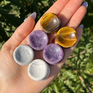 Small natural crystal sphere stand - choice of natural Lepidolite, Tiger Eye and Howlite - for spheres of 3.5cm to 7.5cm of diameter