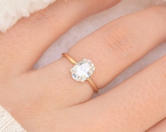 Dainy Oval CZ Diamond Ring in 14k Gold Filled or Sterling Silver, Oval Fake Engagement Ring Promise Ring Everyday Ring Diamond Ring