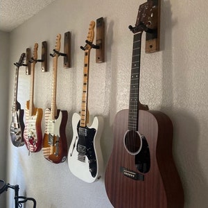 Soporte de pared para guitarra Whiskey Barrel Stave, soporte de pared para guitarra Whiskey Barrel Stave, colgador de guitarra, estante para guitarra, colgador rústico para guitarra pequeño