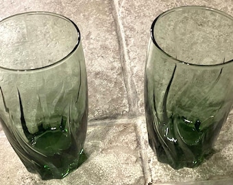 2 ~ Vintage Anchor Hocking Green Glass Tumblers Central Park Iced Tea ~ 16oz