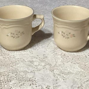 Set Of 4 Vintage Pfaltzgraff Tea Rose Stoneware 8 Oz Tea Cups Coffee Mugs