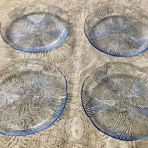 Set of 4 LIBBEY Harmony Blue Glass Floral Leaf Design Salad/Dessert Plate 7.5”