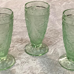 Set of 3 Tiara Indiana Chantilly Green Sandwich Glass 10 oz Footed Iced Tumblers