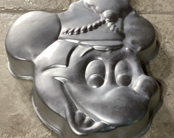 Wilton Disney Mickey Mouse Band Character Aluminum Birthday Cake Pan 515-302