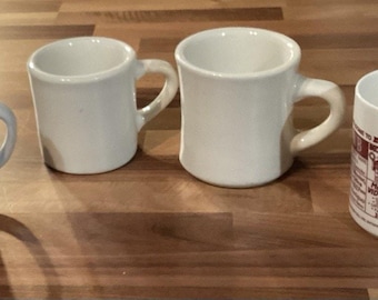 Lote vintage de 4 tazas de café de cerámica surtidas, vajilla pesada para restaurante