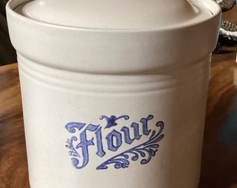 Pfaltzgraff Yorktowne Stoneware Flour Canister with Lid (USA)